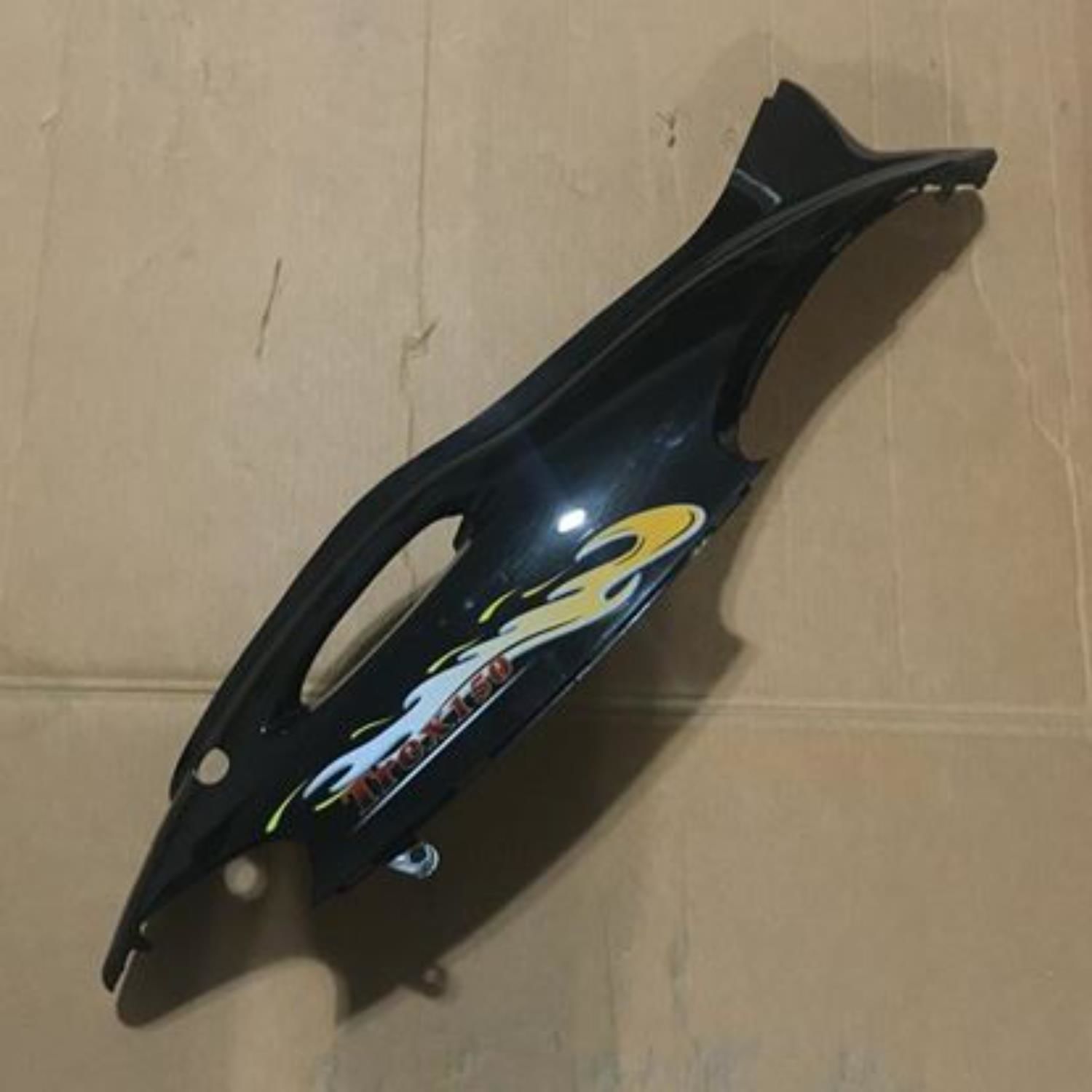 Kanuni Sele Altı Sag Panel Siyah Trex 150