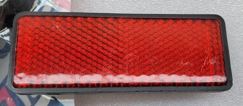 Yuki Reflektör Uzun Kırmızı Vıda: M6