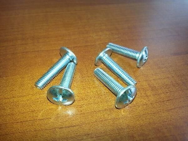 Mobylette Kapak Vidası 5*20